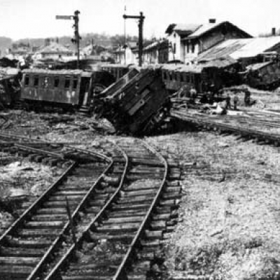 Amstetten Bahnhof nach einem Bombenangriff  &copy;  Archiv Stadtgemeinde Amstetten