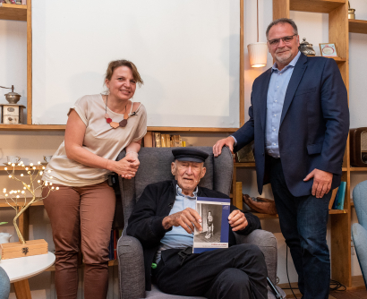 Daniel Chanoch, Christa Bauer und Willi Mernyi bei der Buchpräsentation "Erzählen um zu leben." © MKÖ/Jacqueline Godany